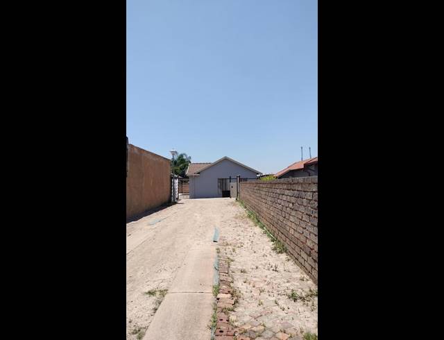 2 BEDROOM HOUSE FOR SALE IN LOTUS GARDENS